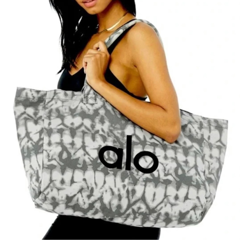 ALO YOGA TIE DYE GRAY TOTE BAG